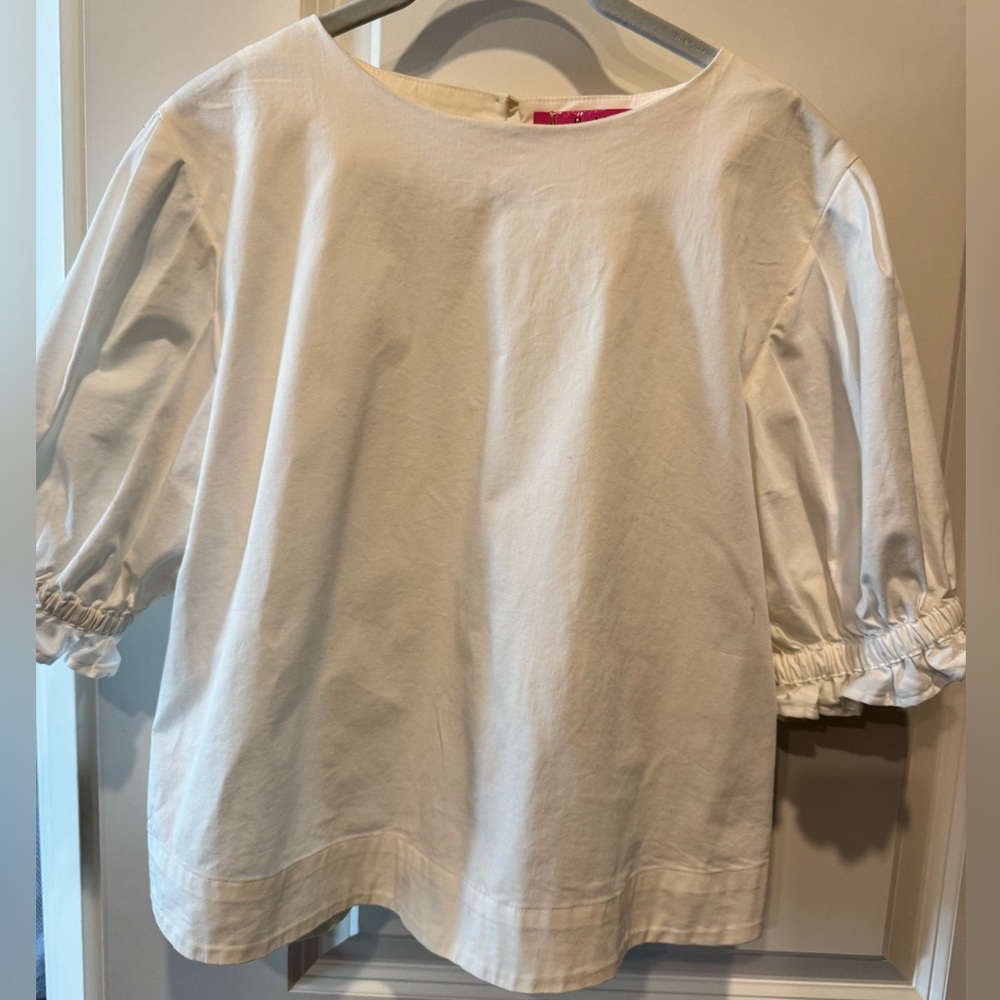 Chic Ivory Blouse with Ruffled Sleeves